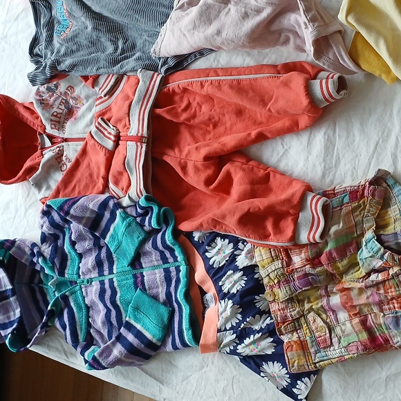 Baby girl clothes 18 months lot - Picture 4 of 6